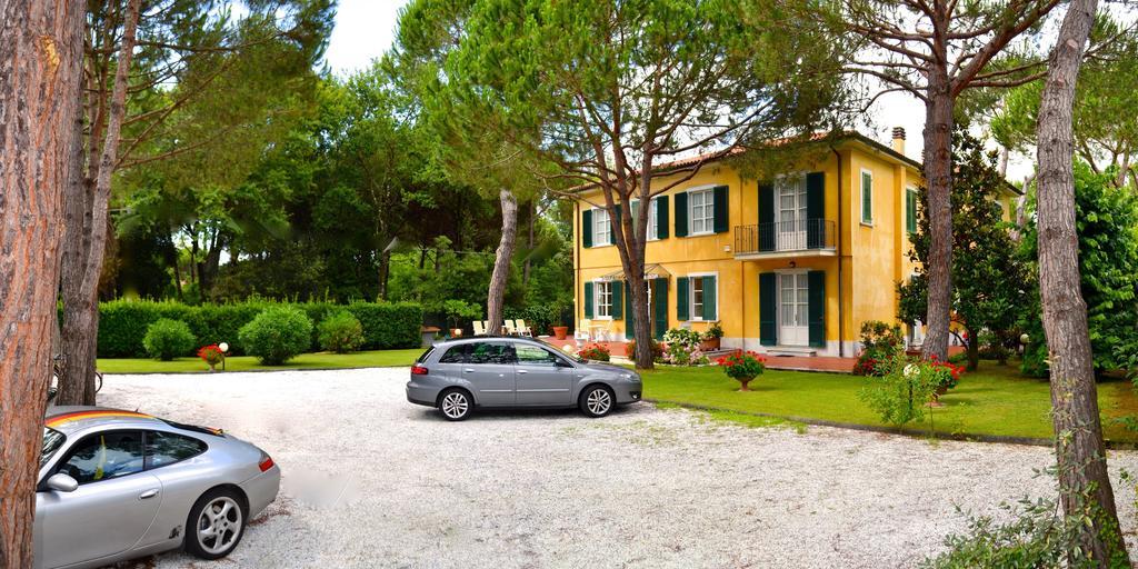 Hotel Villa Fiorisella มารีนา ดิ มาซซา ภายนอก รูปภาพ