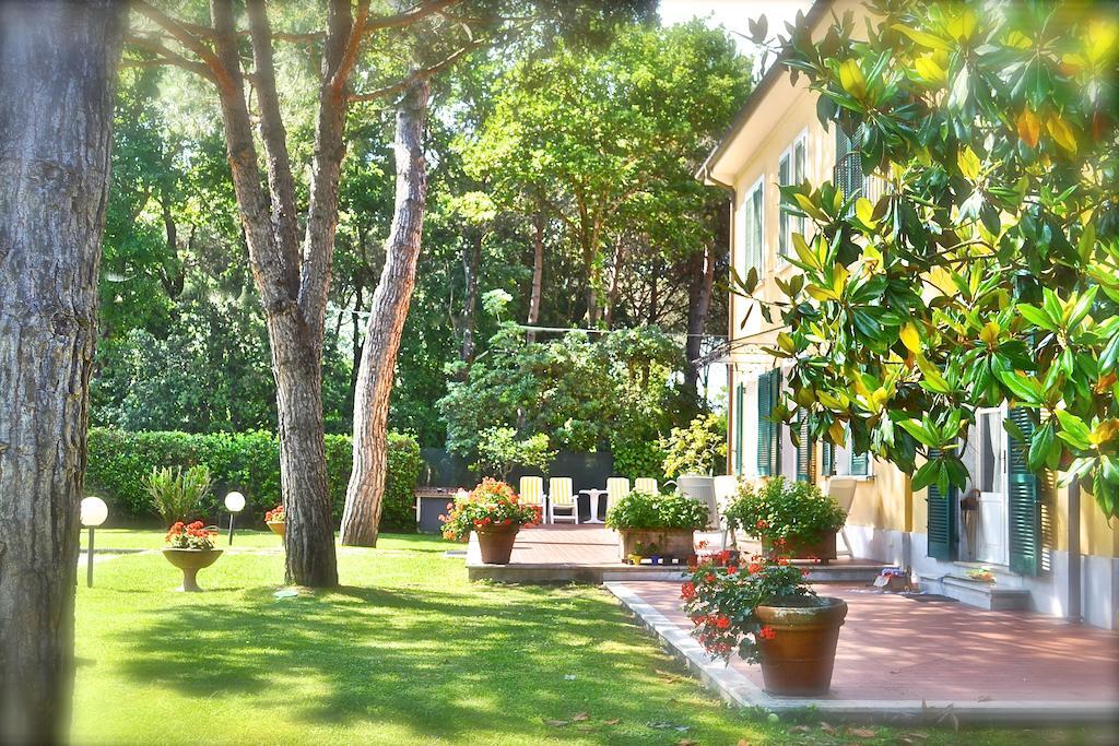 Hotel Villa Fiorisella มารีนา ดิ มาซซา ภายนอก รูปภาพ