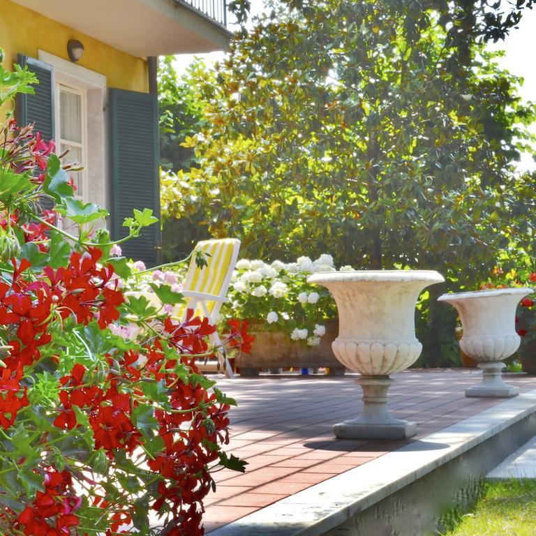 Hotel Villa Fiorisella มารีนา ดิ มาซซา ภายนอก รูปภาพ