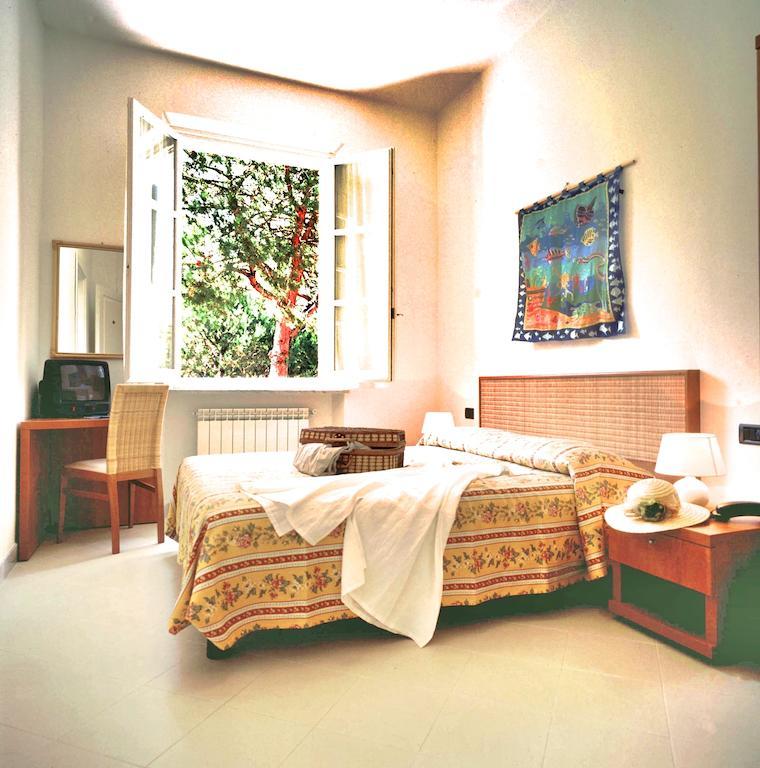Hotel Villa Fiorisella มารีนา ดิ มาซซา ห้อง รูปภาพ