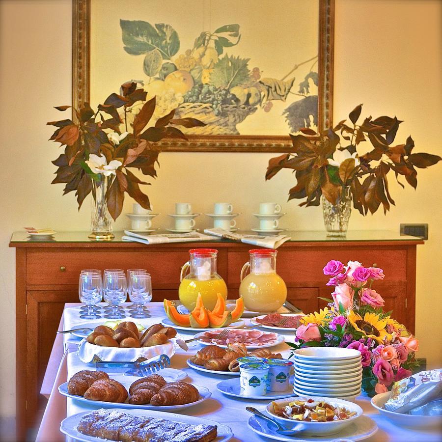 Hotel Villa Fiorisella มารีนา ดิ มาซซา ภายนอก รูปภาพ